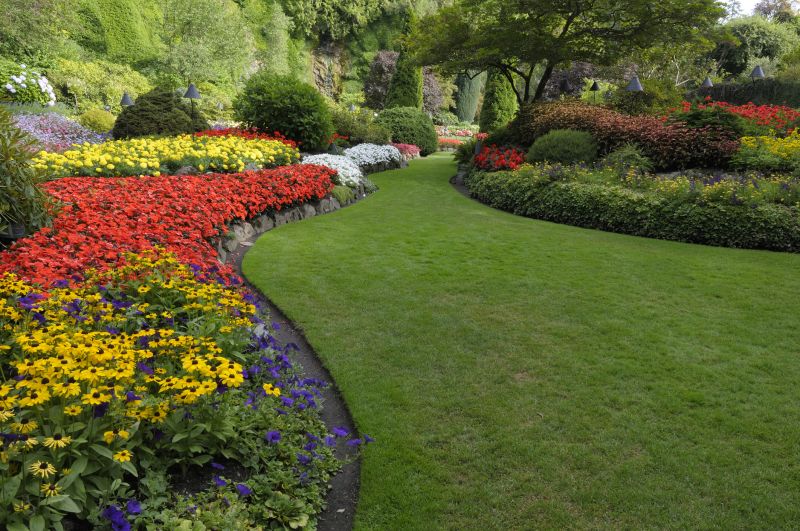 Flower Bed Cleanup Service in Ventura County, CA